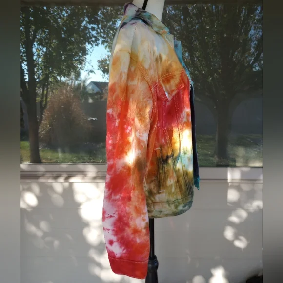 Levi's Premium Rainbow Tie Dyed Ex Boyfriend Trucker Denim Jean Jacket